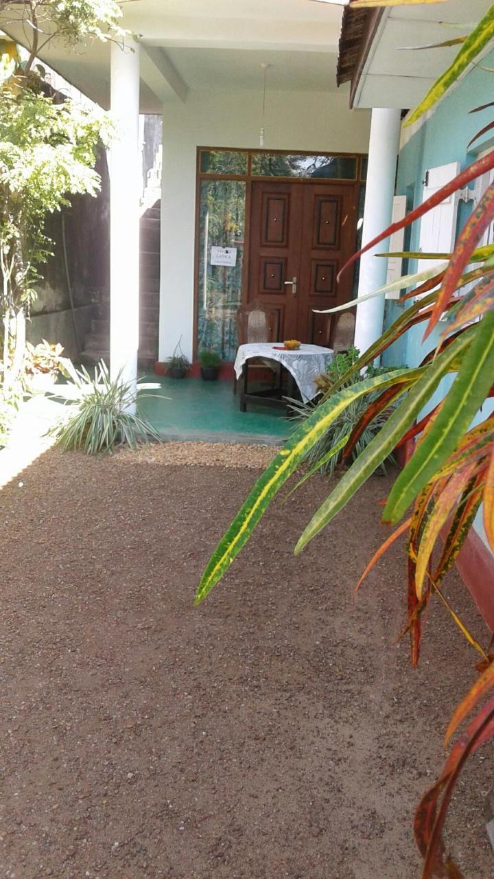 Bed and Breakfast Vivid Lanka Бентота Экстерьер фото